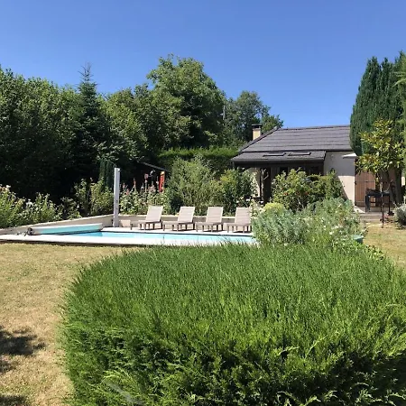 Detached House, Garden And Private Pool Rouffiac (Cantal)